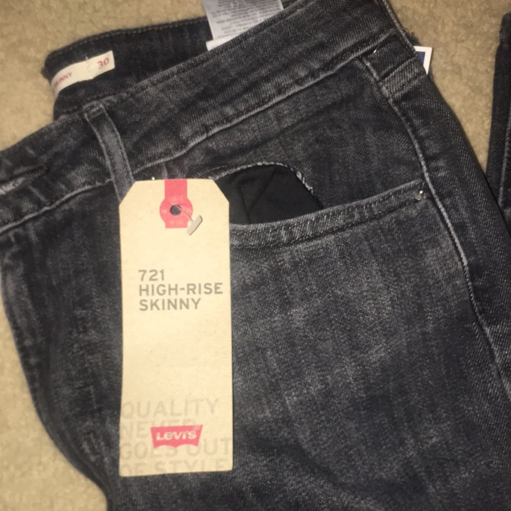 Levi skinny jeans NWT